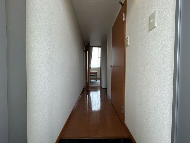 レオパレスチェルシー 玄関