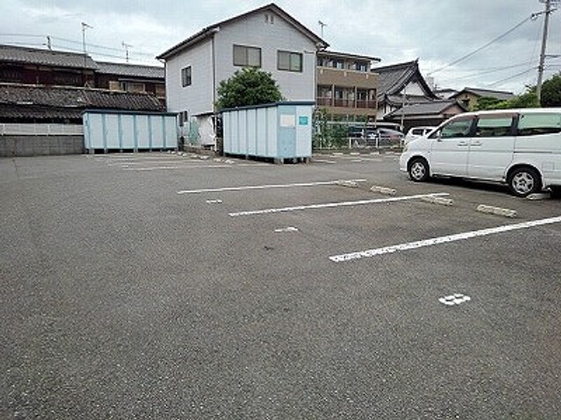 レオパレスＴｈｅＮｅｗＭｉｌｌｅｎｎｉｕｍ 駐車場