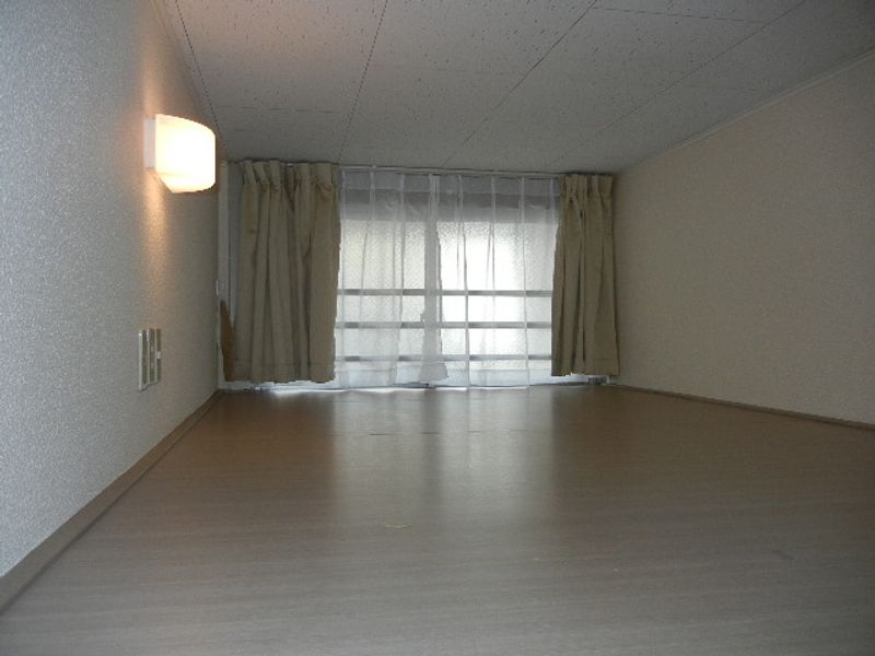 レオパレスネオス本町 その他
