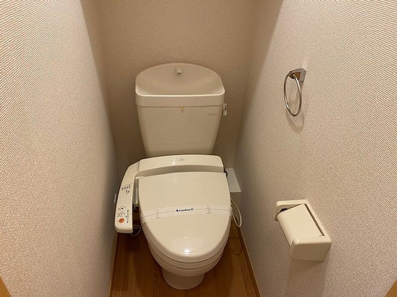 レオパレスよろずまち トイレ