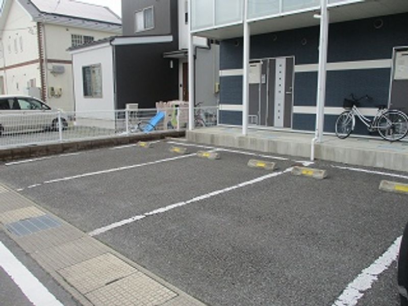 レオネクスト太陽 駐車場
