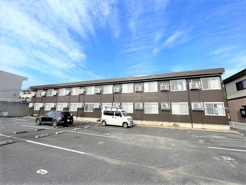 レオパレスしらはま 駐車場