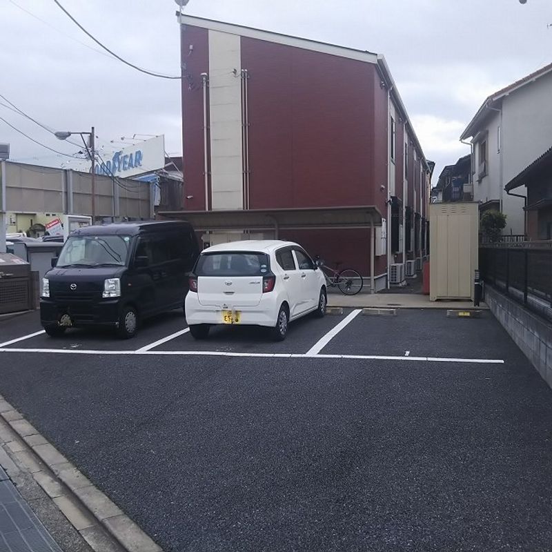 レオネクストファイン 駐車場