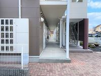 レオパレスサンホワイト枝松 ロビー