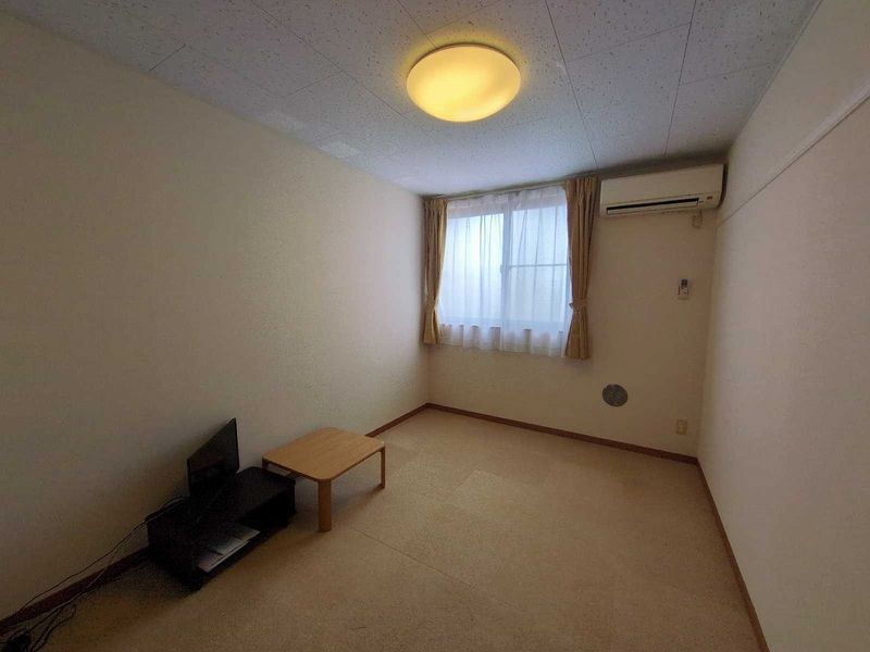 レオパレスサンガーデン 居間