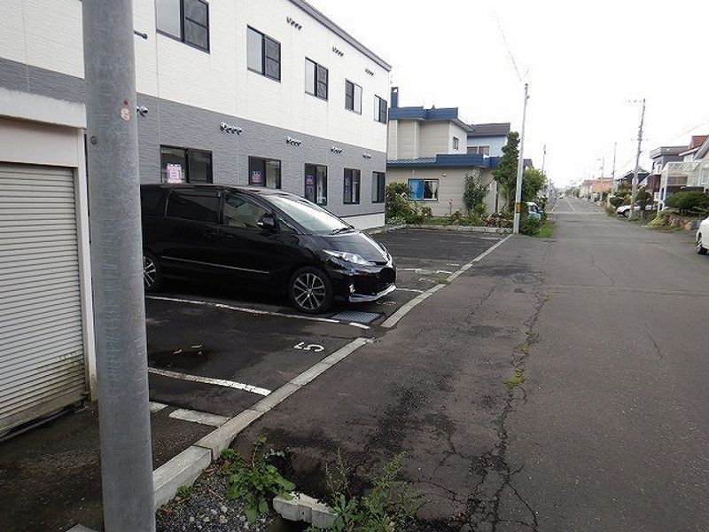 レオパレスドルフ文京台南 駐車場