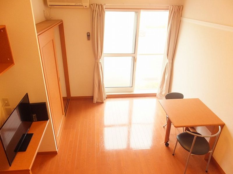 レオパレス宴 居間
