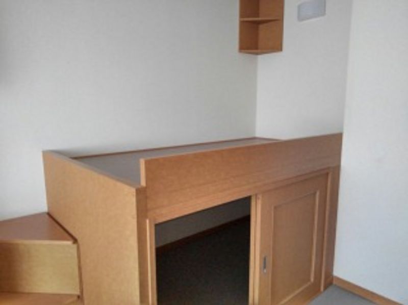 レオパレス瑞光 寝室