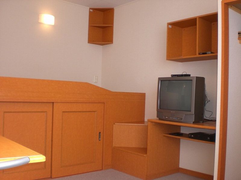 レオパレスルーチェ 居間