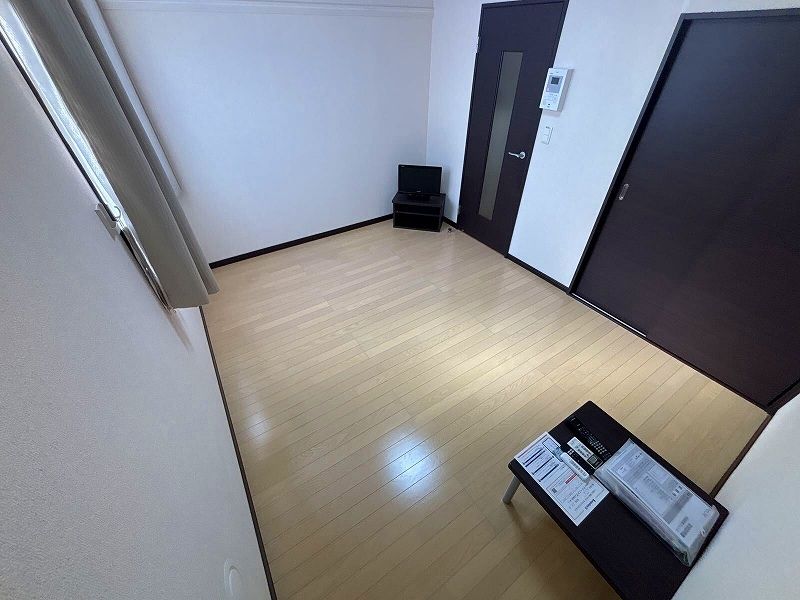 レオパレスカーサ　ソレアード 居間