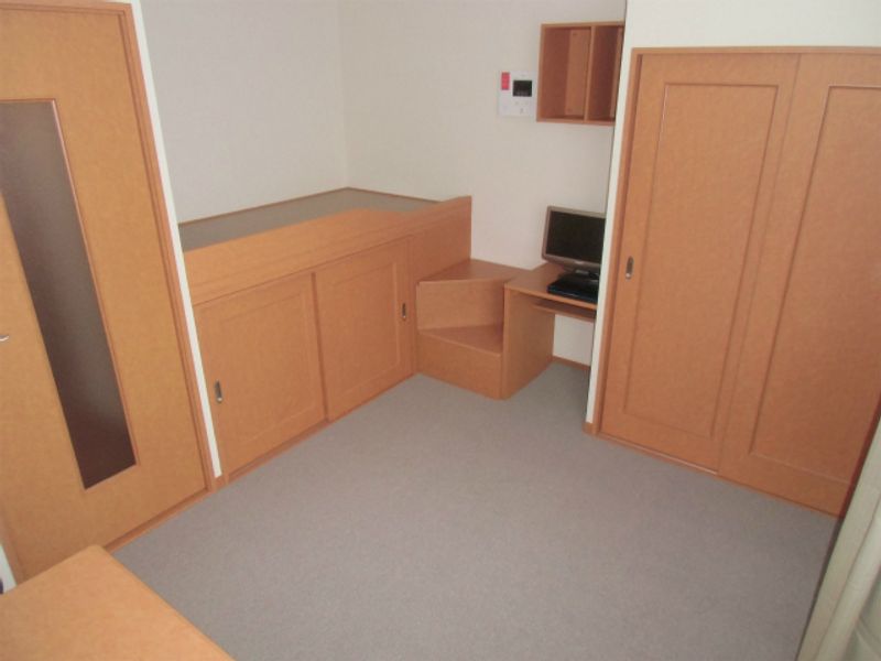 レオパレス高倉 寝室