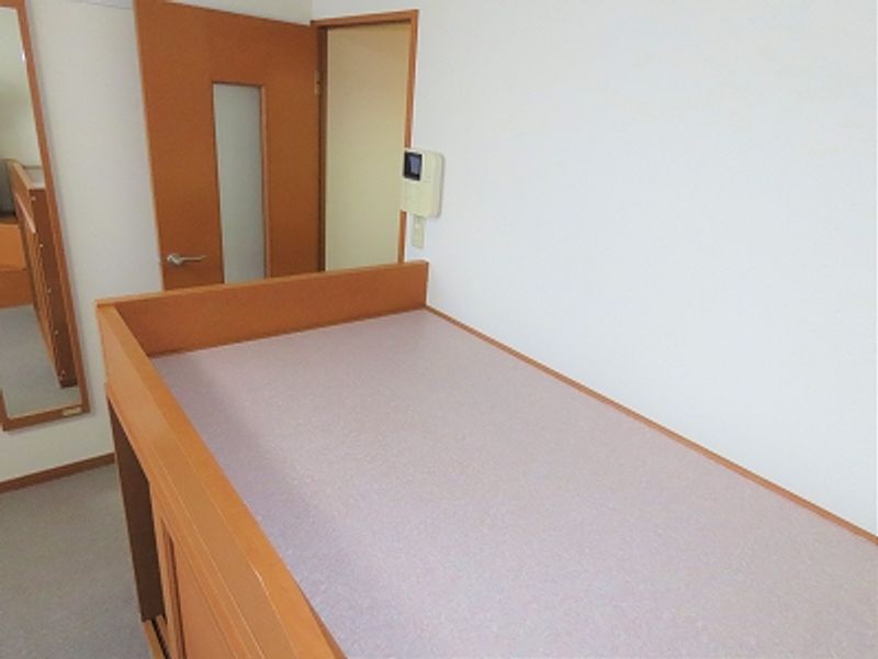 レオパレス神田町 寝室