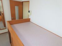 レオパレス神田町 寝室