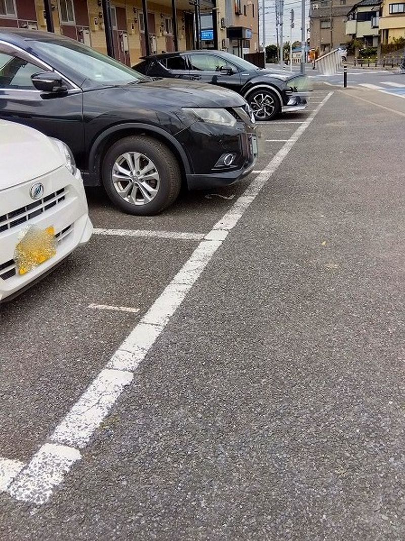 レオパレスオークアベニュー 駐車場