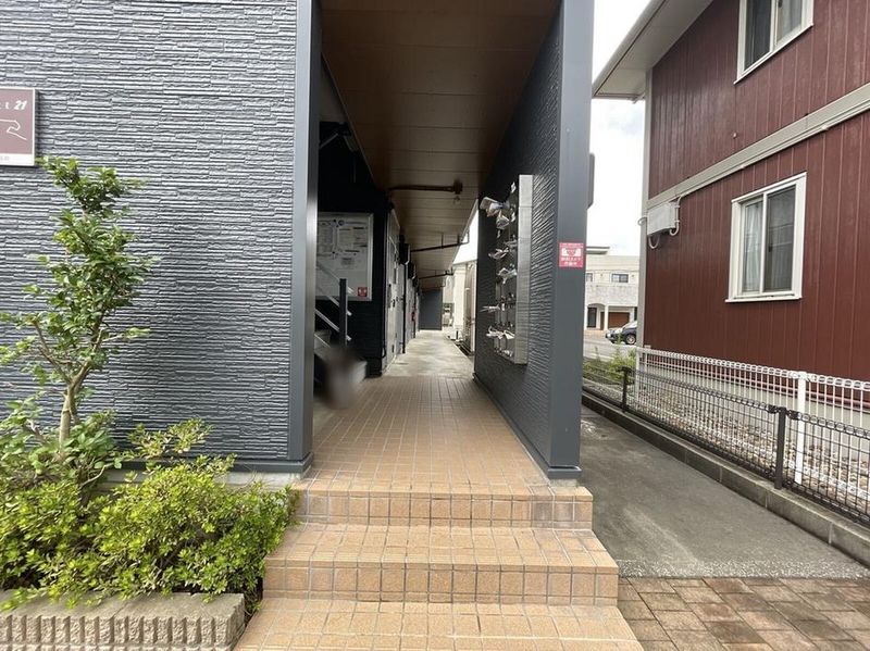レオパレスみそらの エントランス