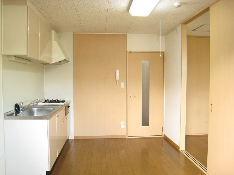 レオパレスクレストＣ 居間