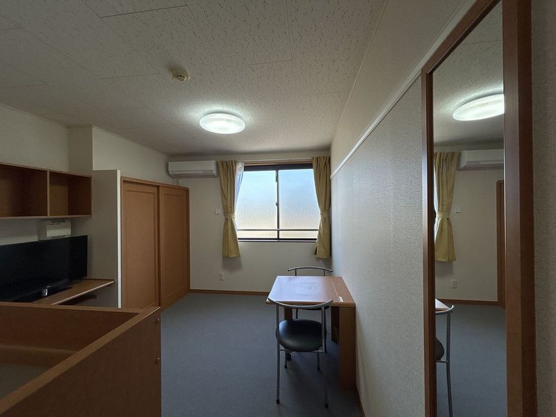 レオパレスセゾン 居間