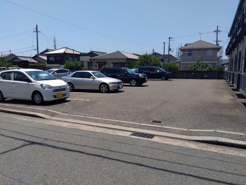 レオパレスＮ　Ｓ　本荘 駐車場