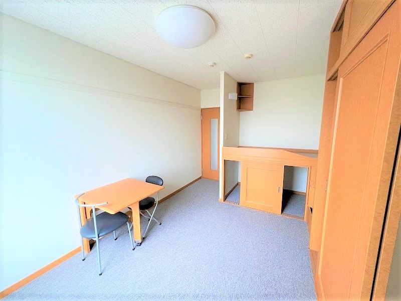 レオパレスアルシオーネ 居間