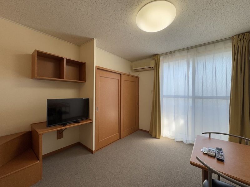 レオパレスＲ 居間