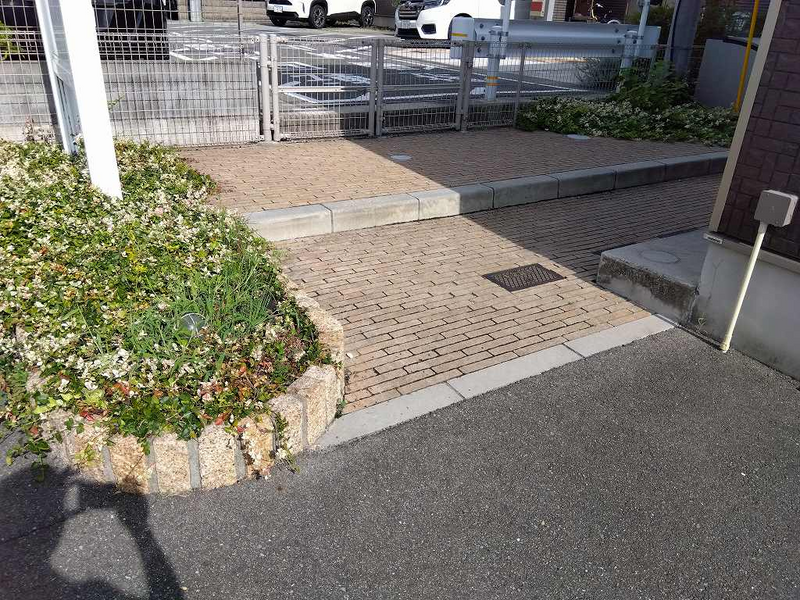 レオネクスト茜 エントランス