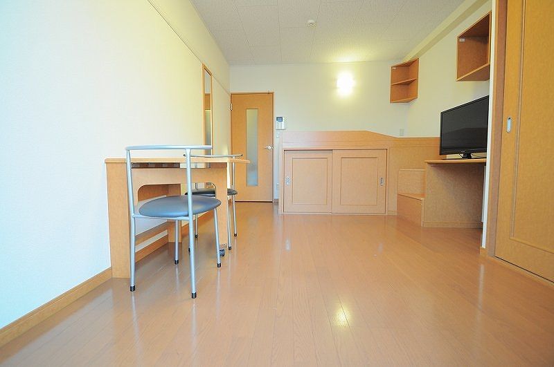 レオパレスワルツ 居間