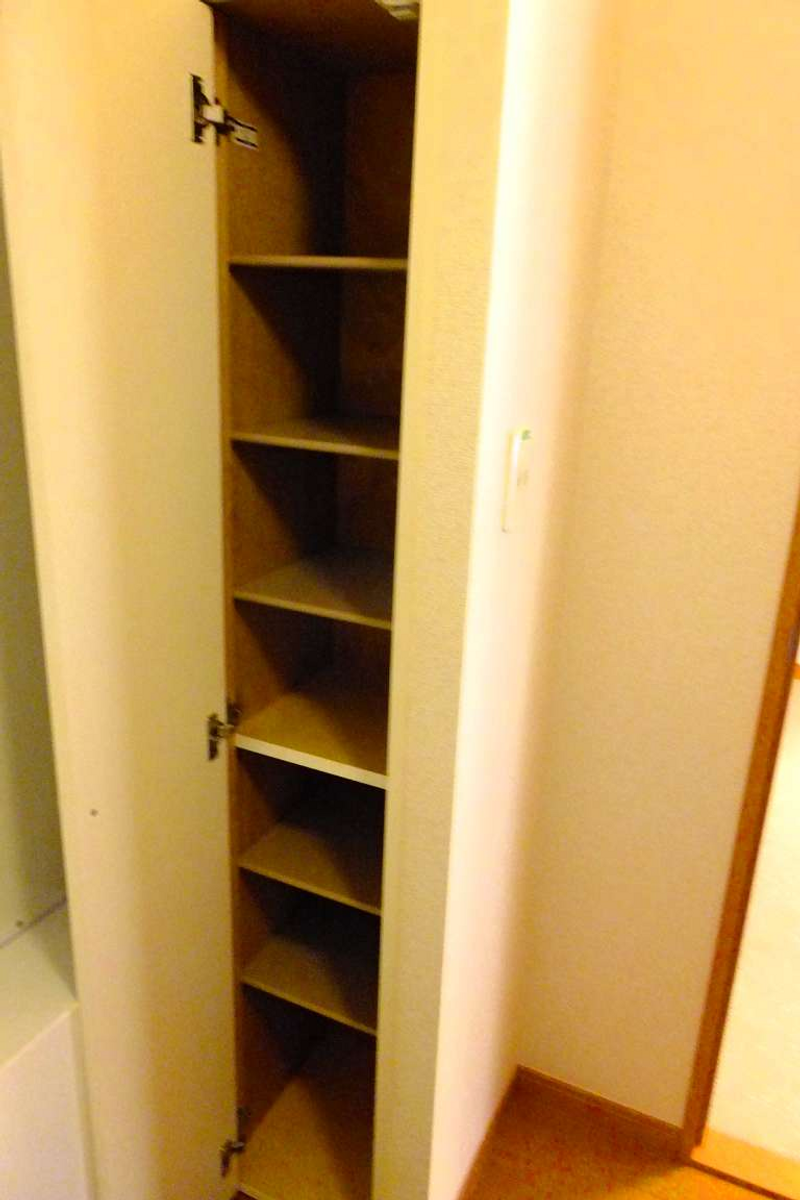 レオパレス天沼 収納