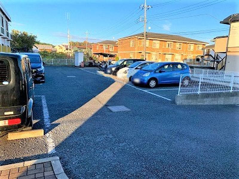 レオパレスＯＮＯ 駐車場
