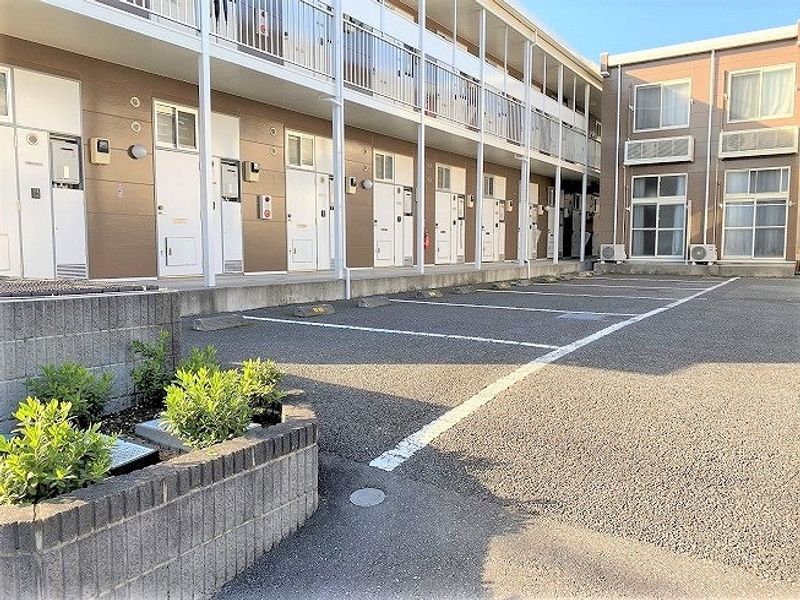レオパレス風 駐車場