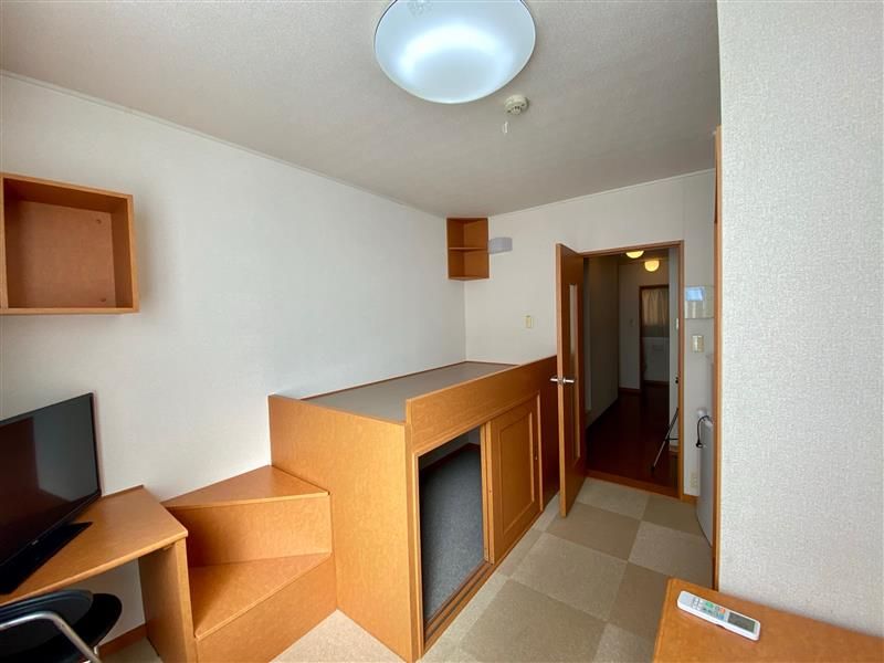 leopalace Esta III Living room