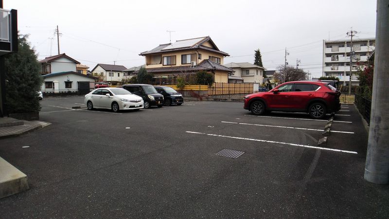 レオパレス美園 駐車場