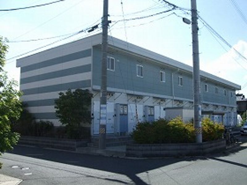 レオパレスぴゅあパイン エントランス