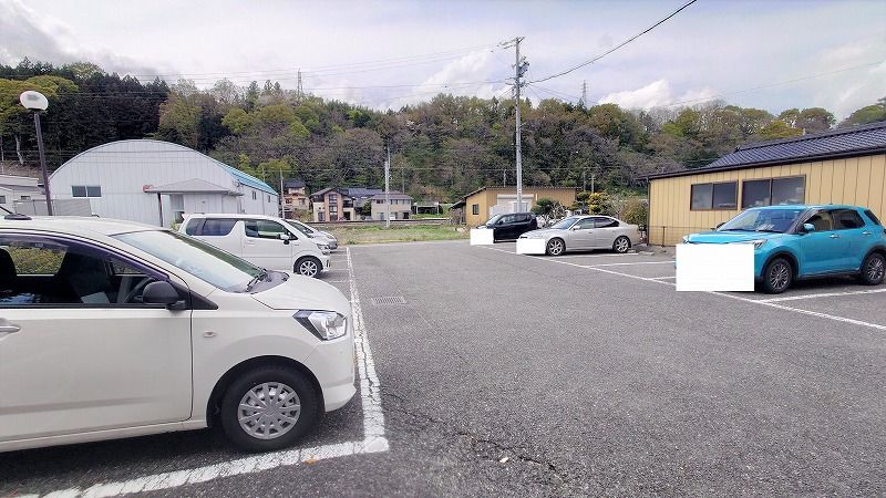 レオパレスエステーロ 駐車場