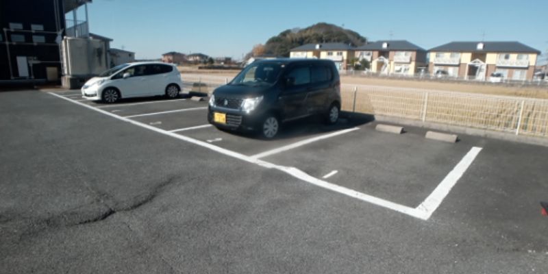 レオパレスＧＲＡＺＩＡ 駐車場