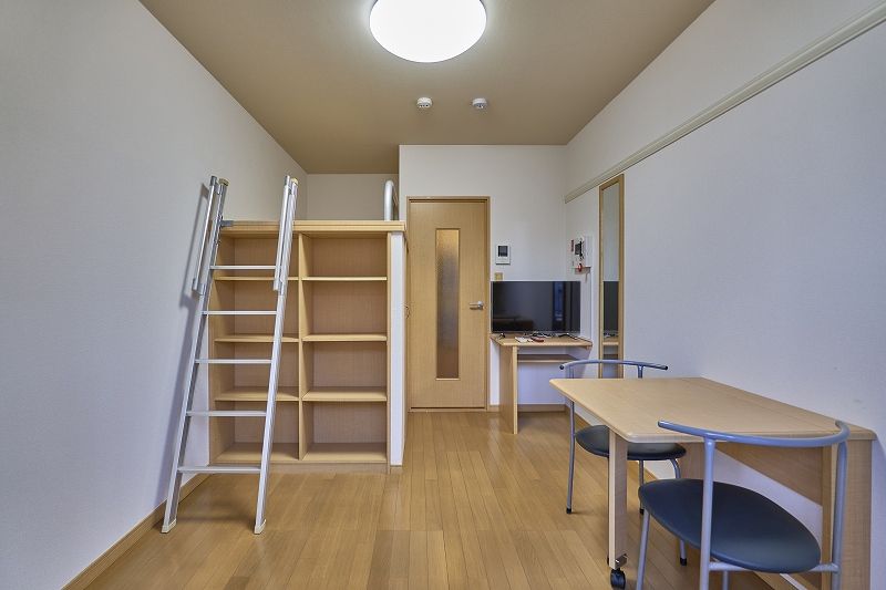 レオパレス大内 居間