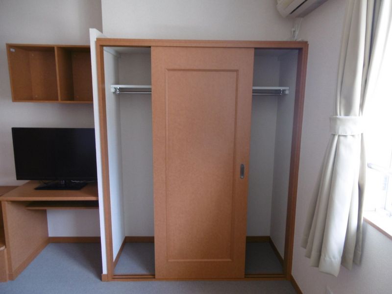 レオパレスユーロ松波 収納