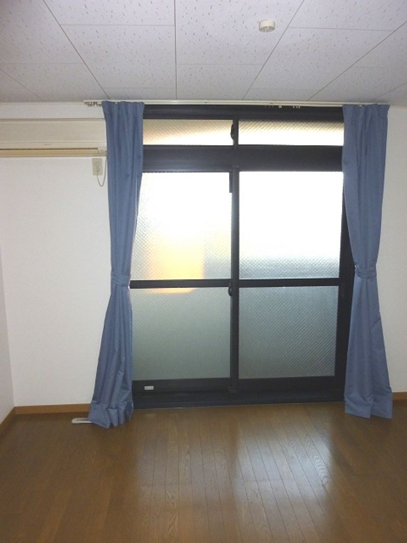 レオパレスサナロＡ 居間