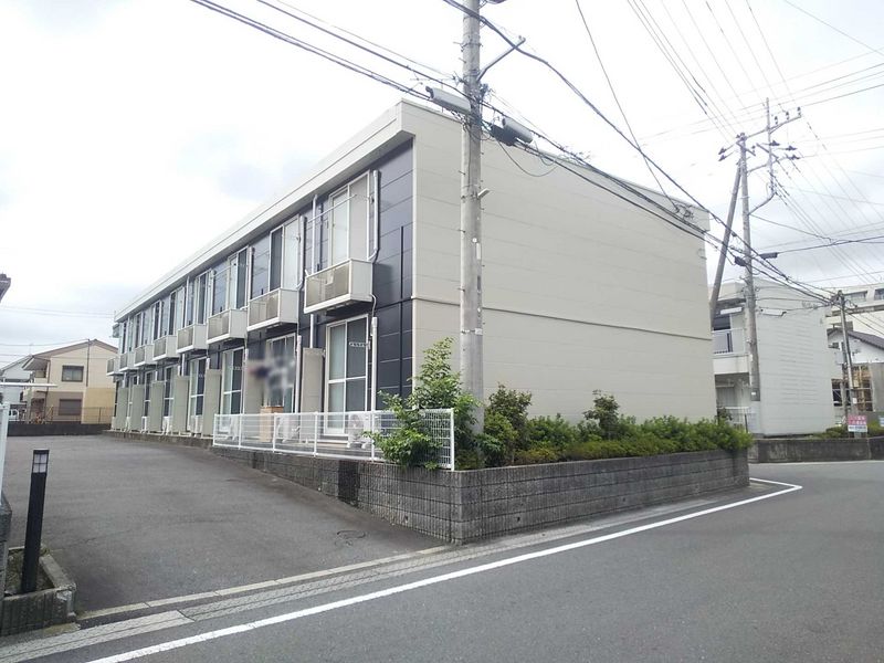 レオパレスカネエーズ春日 外観