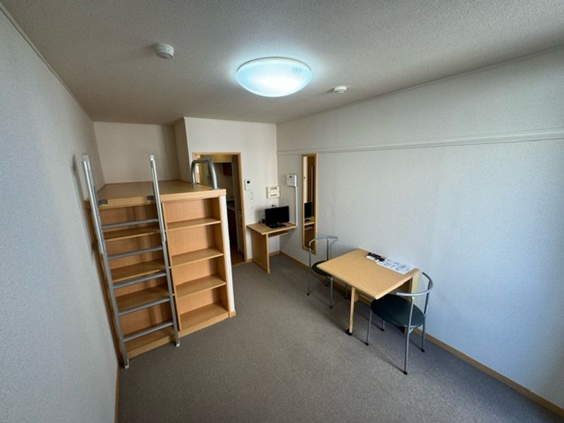 レオパレス宝 居間