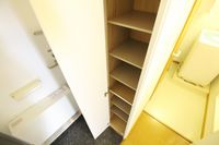 レオパレス比叡 玄関