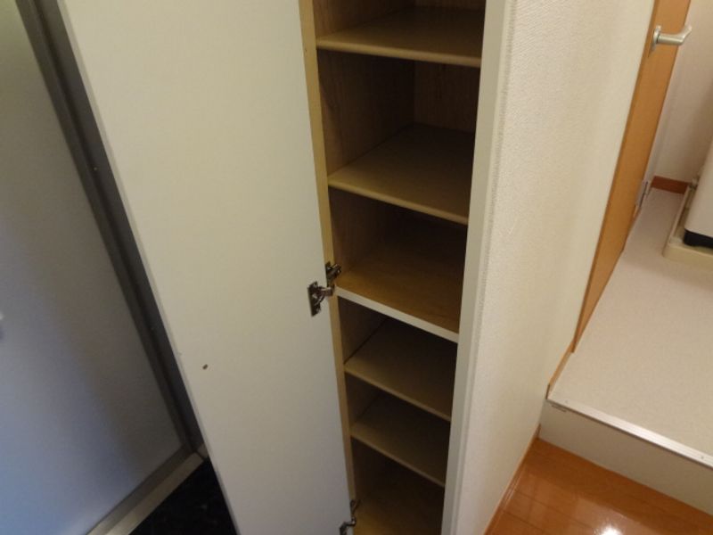 レオパレス灯 玄関