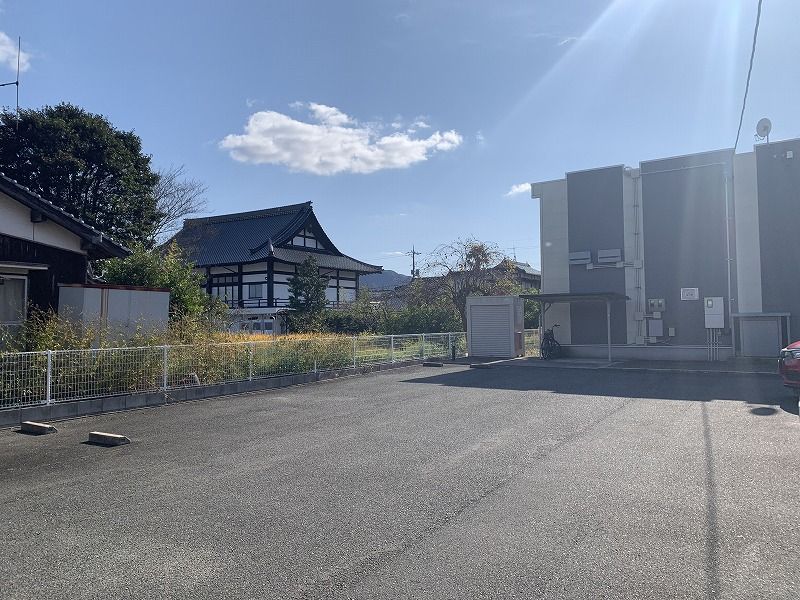 レオネクスト美萩 駐車場