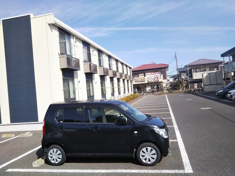 レオネクストカロータＮ　２番館 駐車場