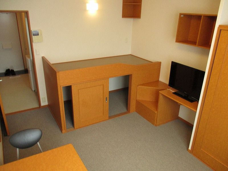 レオパレスヴォワドサンセス 居間