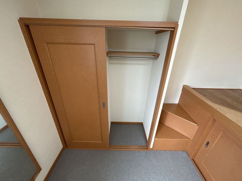 レオパレスアローンライフ 収納
