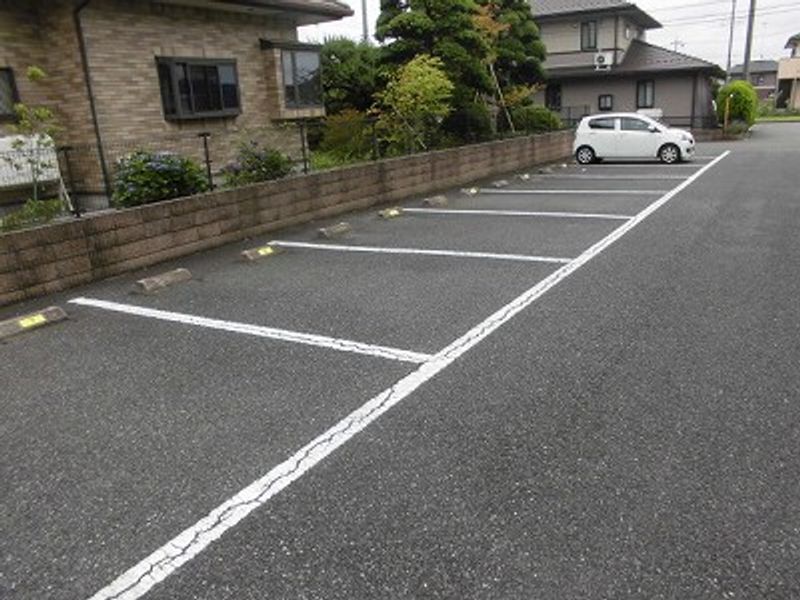 レオパレスフォレスタ　ヴェント 駐車場