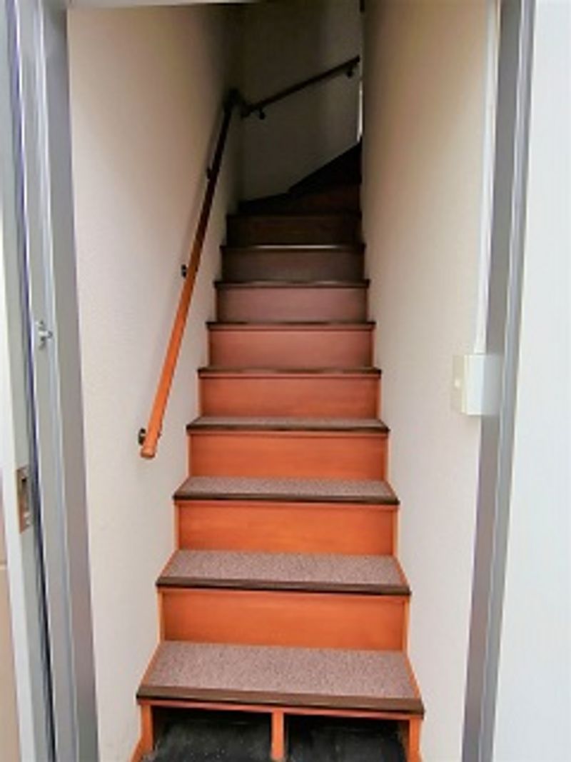 レオパレスレインボーパレス 玄関