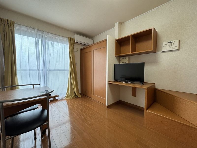 レオパレス城東 居間