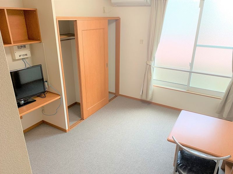 レオパレスウェストタウン 居間