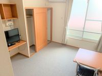 レオパレスウェストタウン 居間